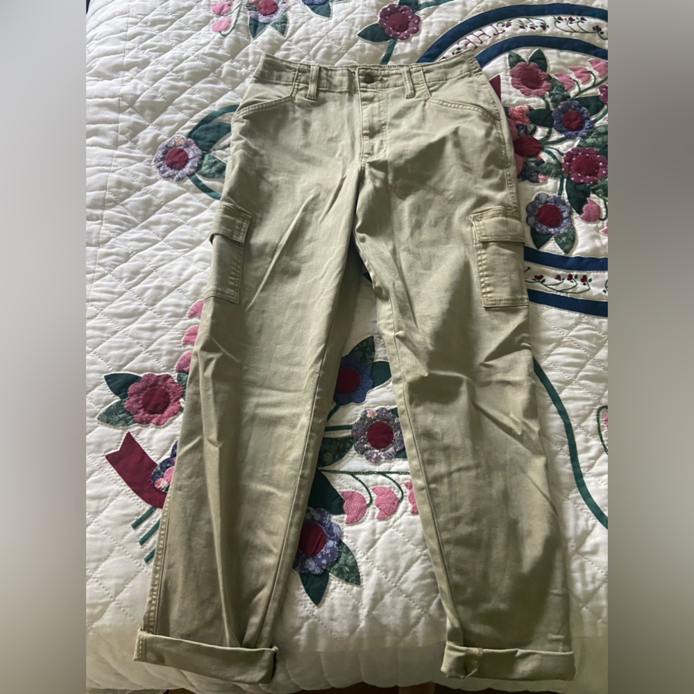 Size 4 (27in W) woman’s cargo pants (green)